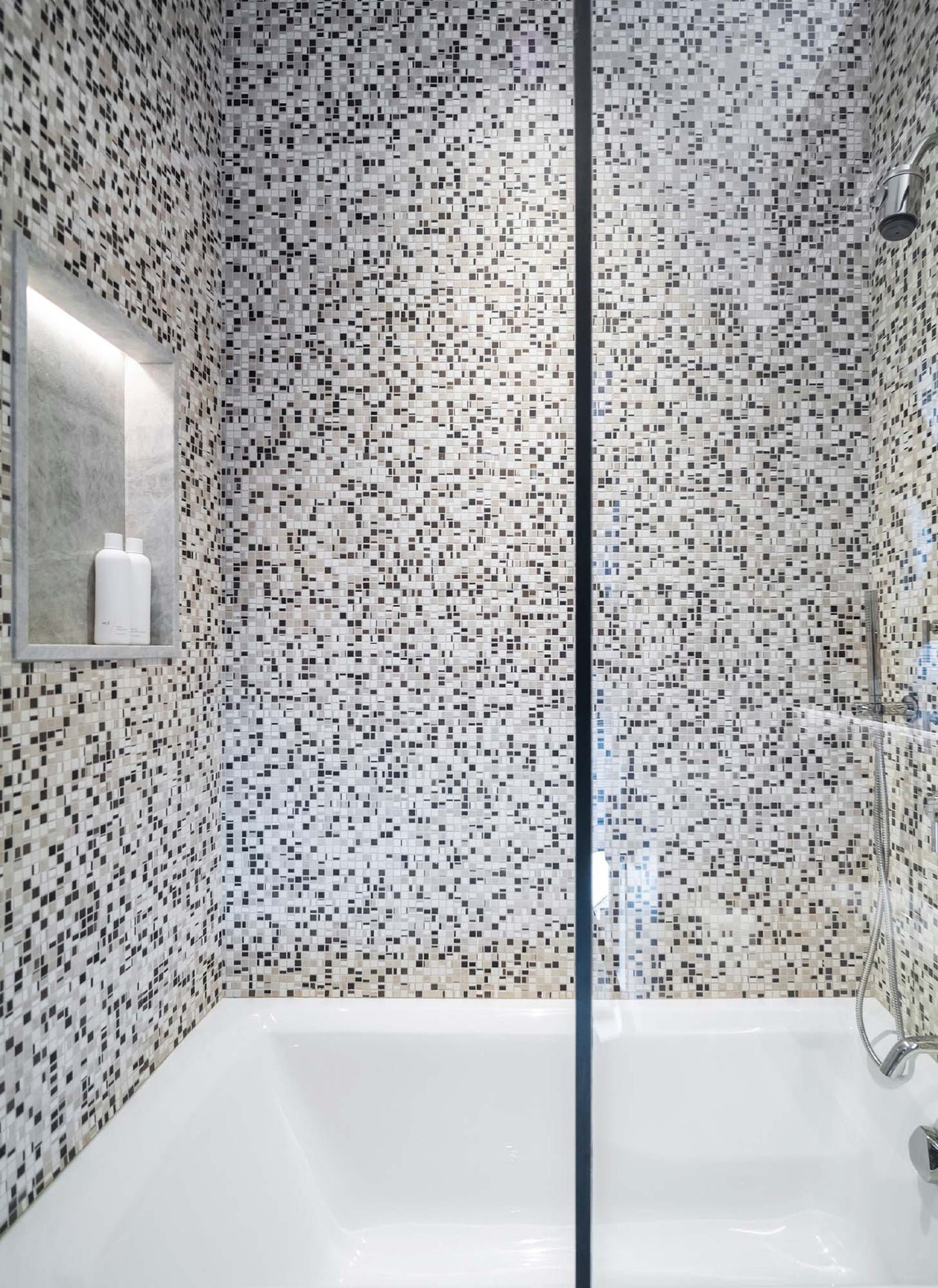 Graphique Square Mosaic 12X12 Black/White Honed