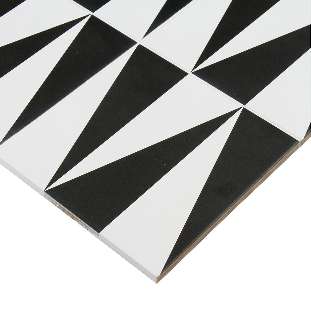 Pop Culture Chess Queen Square 8X8 Black/White Matte